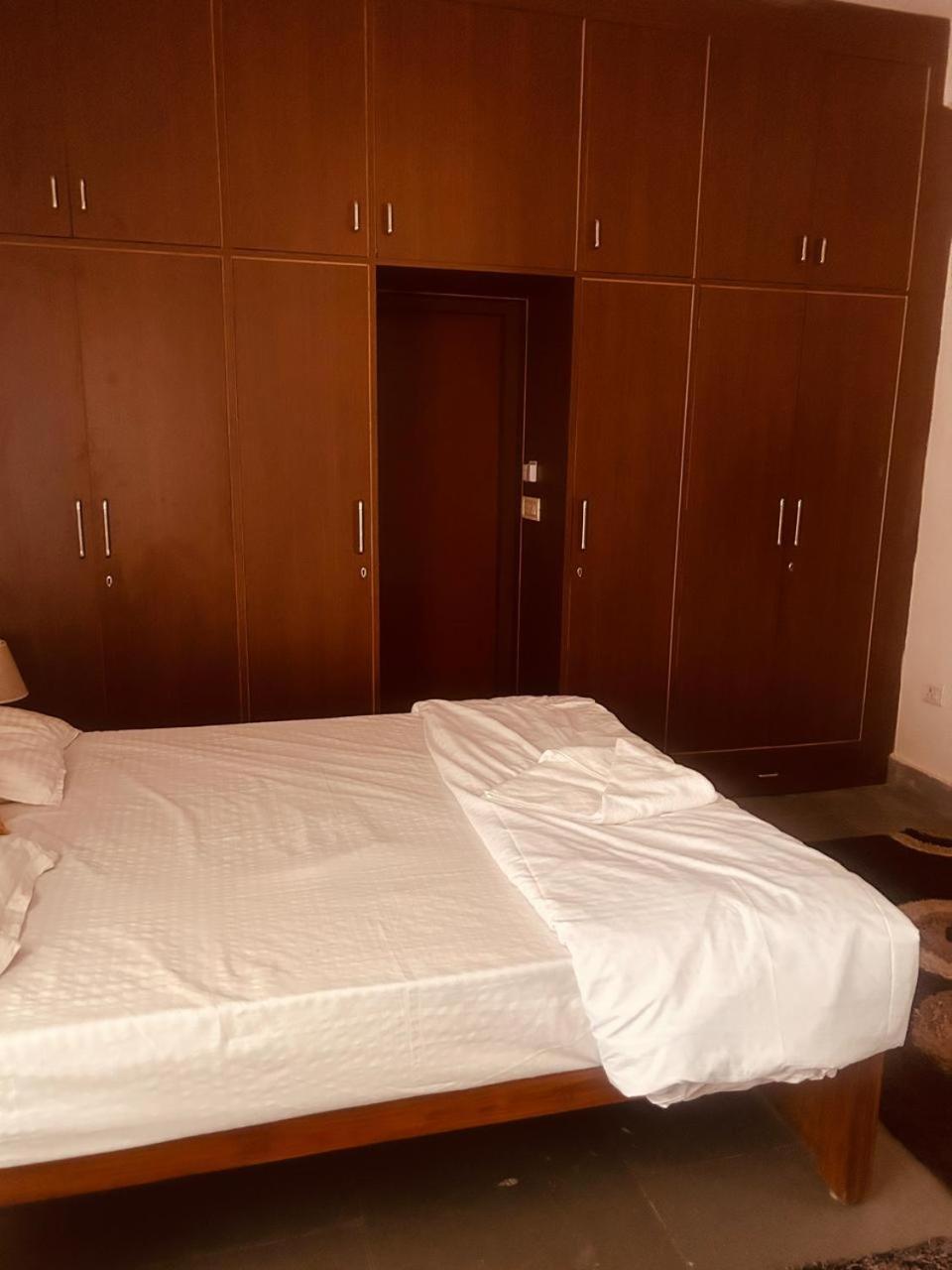 The English Gaon 4 Bhk Bhopal Exterior photo