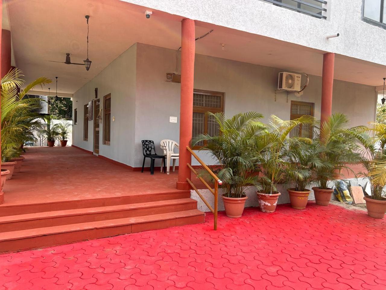 The English Gaon 4 Bhk Bhopal Exterior photo