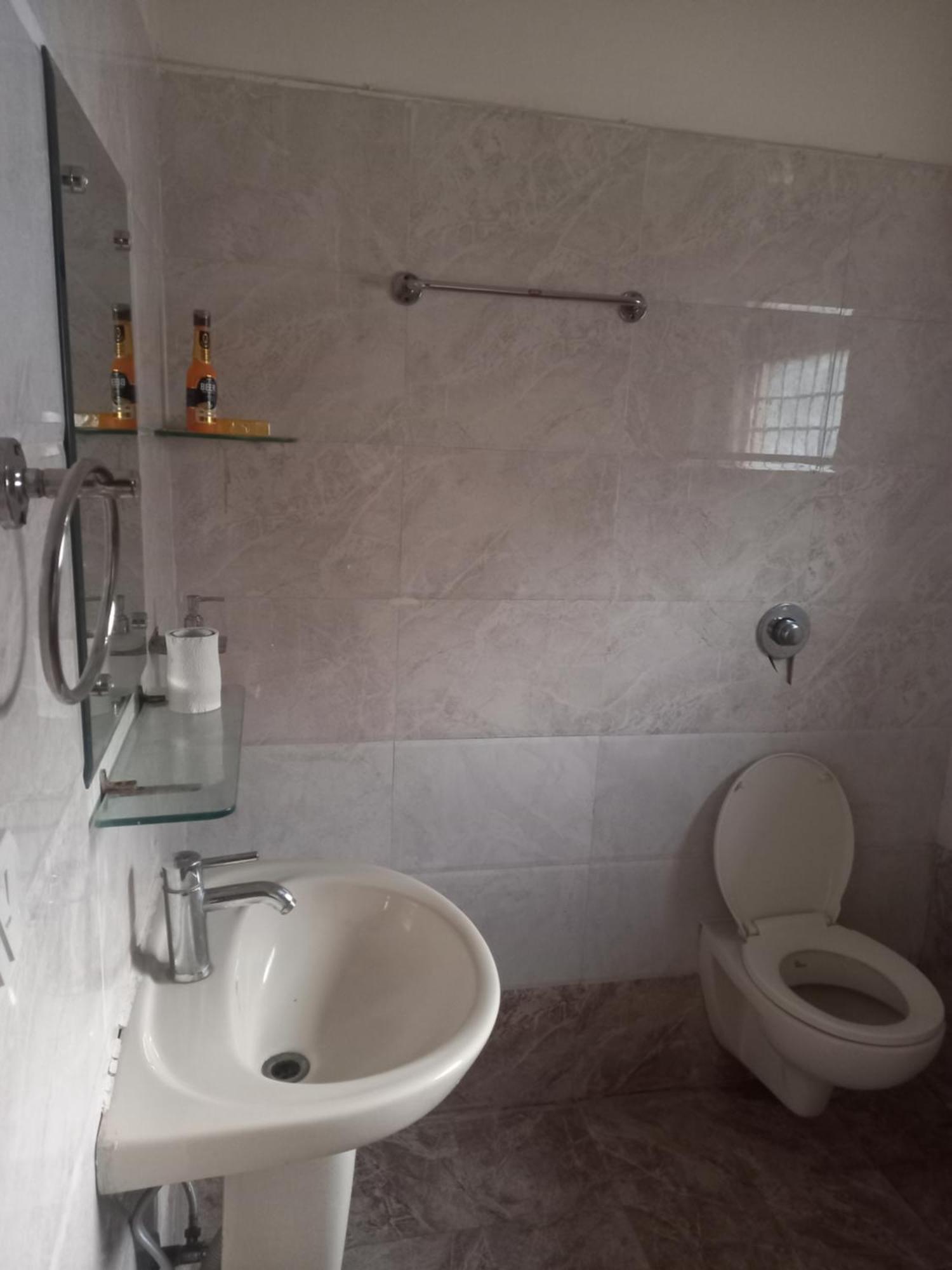 The English Gaon 4 Bhk Bhopal Exterior photo