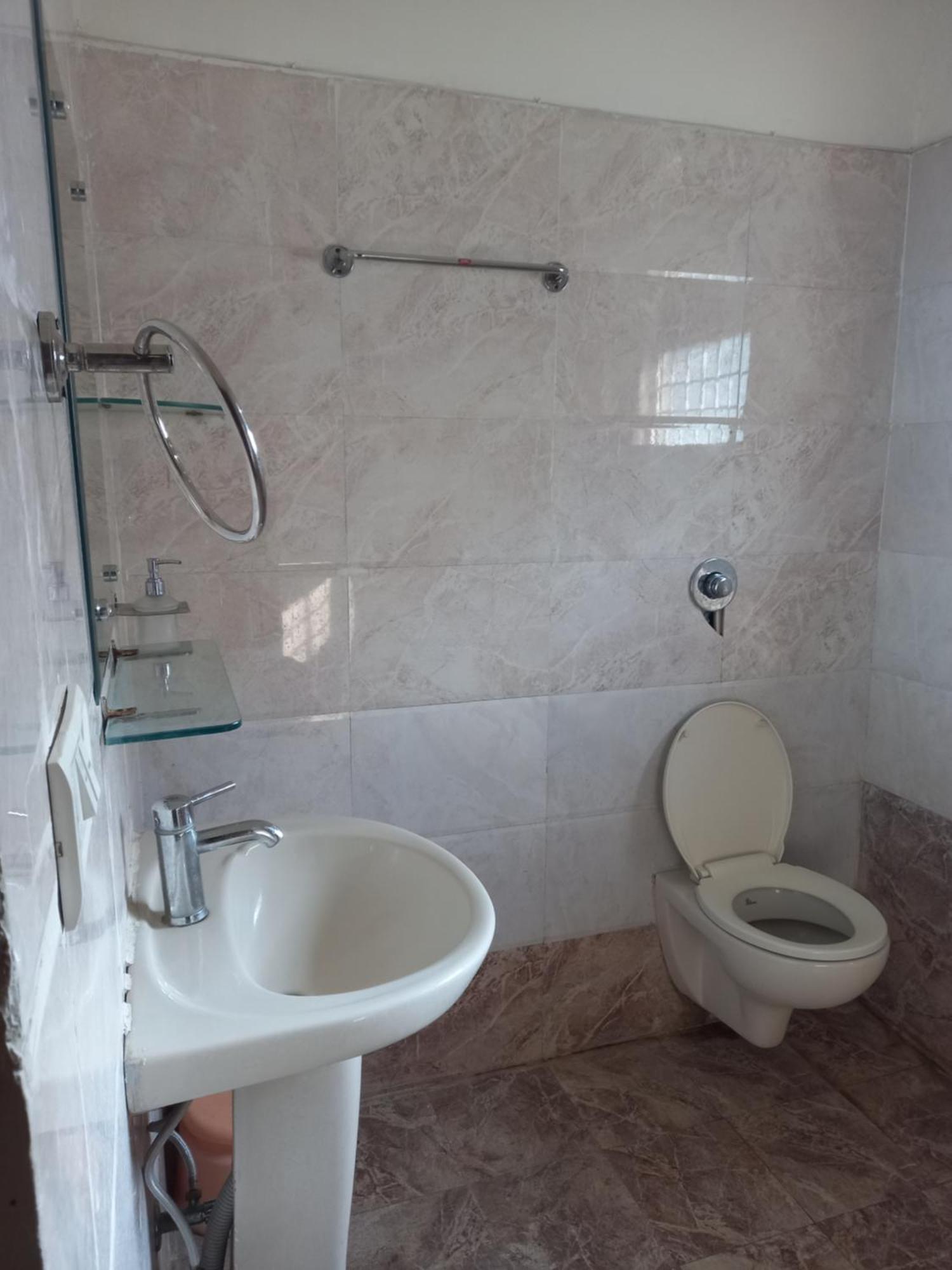 The English Gaon 4 Bhk Bhopal Exterior photo